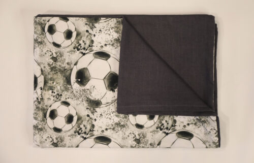 Lina spilvendrāna 50x 70cm ar dizainu "Futbolbumbas". Viena puse trikotāža ar dizainu-futbolbumbas un otra puse lina auduma krāsa-tumši pelēka - Image 3