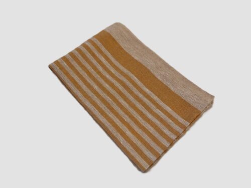 Lina raupja auduma masāžas/rīvēšanās dvielis 50cm x 145cm (krāsa – dabiski pelēks ar pelēcīgi dzeltenām šaurām strīpām)