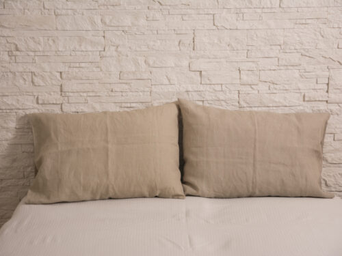 Komplekts (krāsa-smilšu brūna): 2 gab lina spilvendrānas 50x70cm